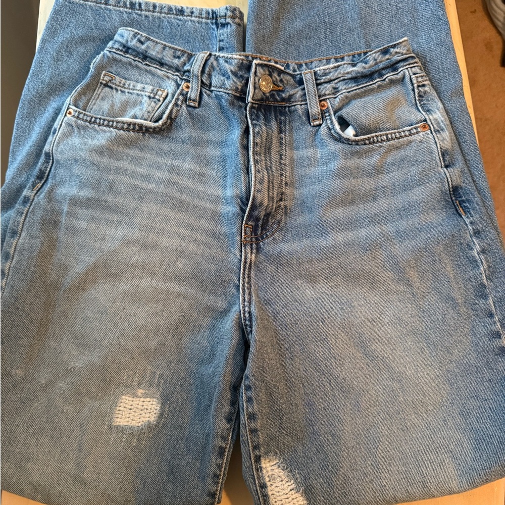 Forever 21 Relaxed Fit Light Blue Jeans